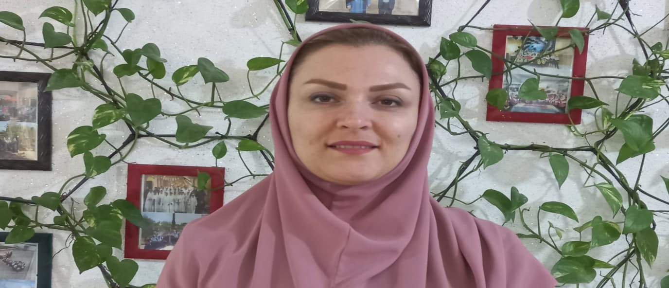 آموزگار پایه ی سوم